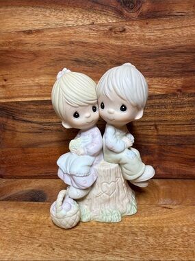 Precious Moments - Love One Another E1376